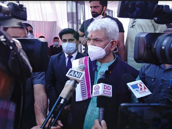 Not in race to become UP CM: Manoj Sinha