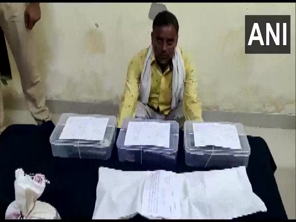 The police has seized various illegal arms from the accused's possession. (Photo: ANI)