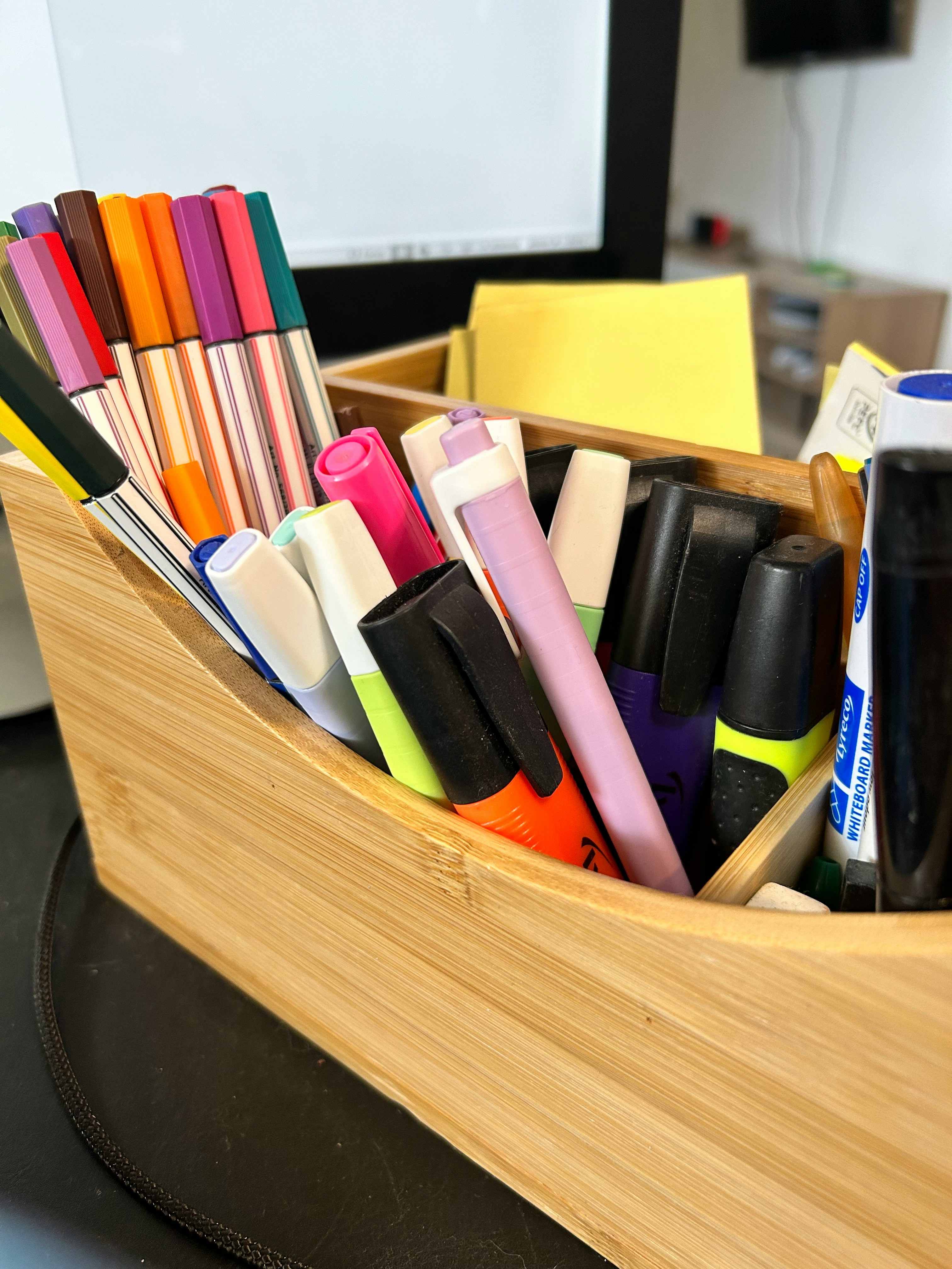 DIY ideas to make your work desk appealing