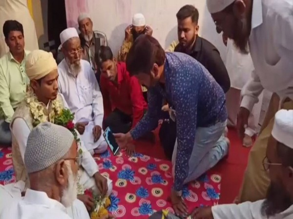 A marriage took place over phone in Maharashtra. Photo/ANI