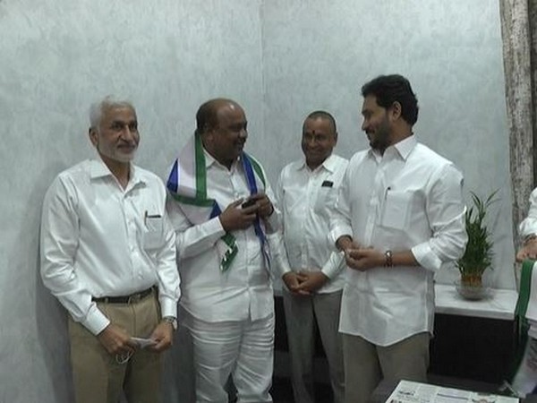 Former TDP leader Panchakarla Ramesh Babu joins YSRCP in presence of Andhra Pradesh Chief Minister YS Jaganmohan Reddy (Photo/ANI)