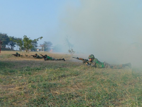 The 14-day joint military and army exercise saw the participation of 120 personnel each from Sri Lankan and Indian Army.