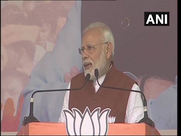 Prime Minister Narendra Modi addressing a public rally in Dhanbad on Thursday.