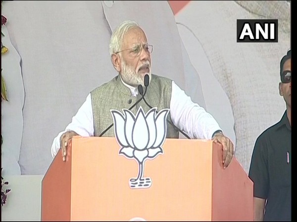 Prime Minister Narendra Modi addressing an election rally in Daltonganj in Jharkhand on Monday. 