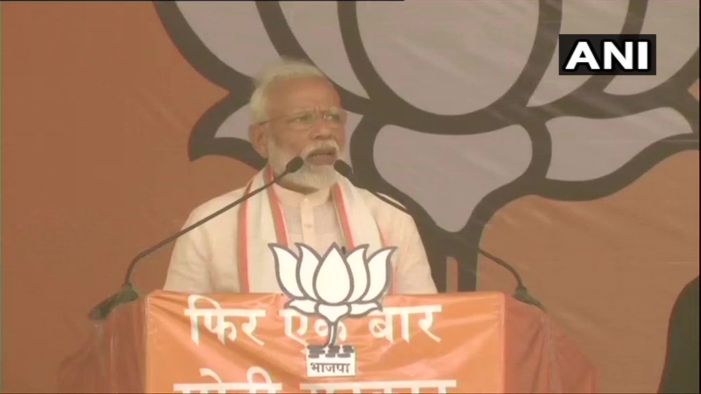 Prime Minister Narendra Modi addressing a public rally in Chandauli on Thursday.