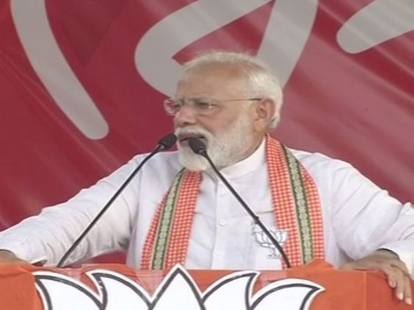 PM Modi addressing a public rally at Barrackpore on Monday