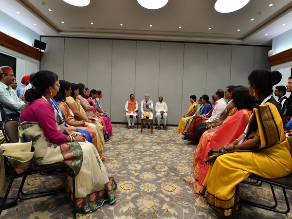 Prime Minister Narendra Modi with the recipients of National Teacher Awards-2018 in New Delhi. (Picture courtsey: Twitter @narendramodi)