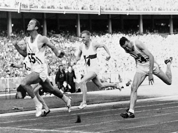 Bobby Morrow (lead runner) (Photo/World Athletics Twitter)