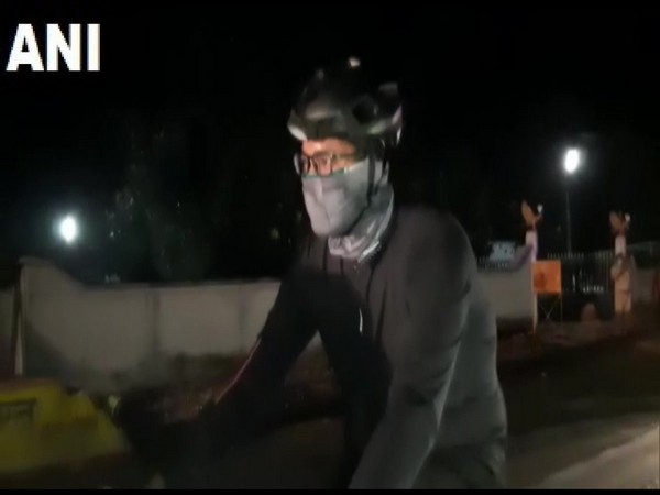 Madhya Pradesh Deputy Inspector General of Police Vivek Raj is reviewing lockdown on Wednesday. Photo/ANI