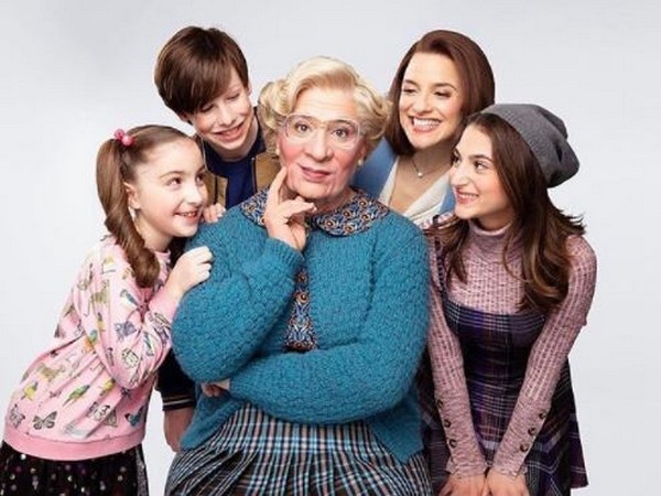 Cast of 'Mrs. Doubtfire' (Image source: Instagram)