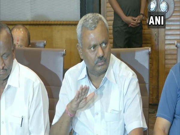 Congress MLA ST Somshekhar while addressing a press conference in Mumbai's Renaissance Hotel on Sunday. Photo/ANI