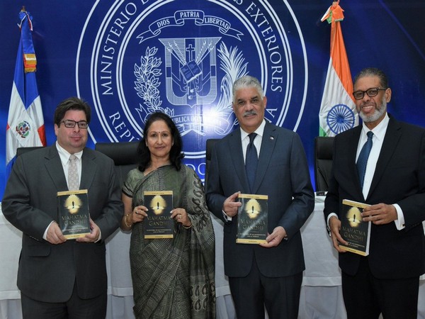The stamp being launched in the Dominican Republic (Photo/Cancillería RD) 