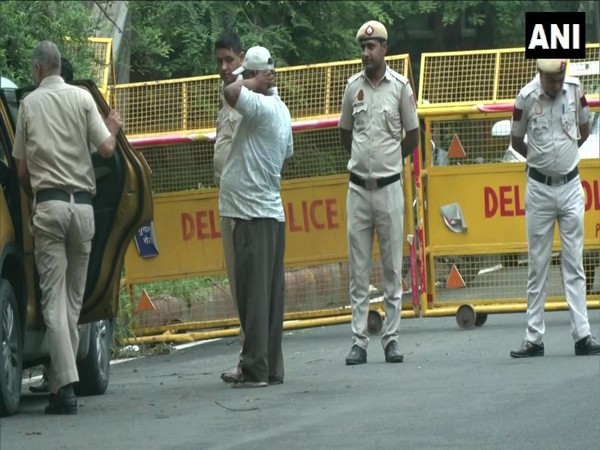 Morning visuals from Akbar road where Delhi Police has set up barricades in the vicinity of AICC headquarters (Photo/ANI)