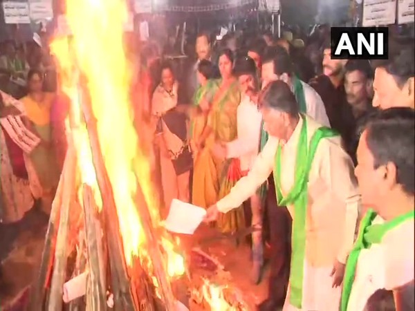 TDP chief Naidu along with party leaders in Vijayawada on Tuesday morning. 