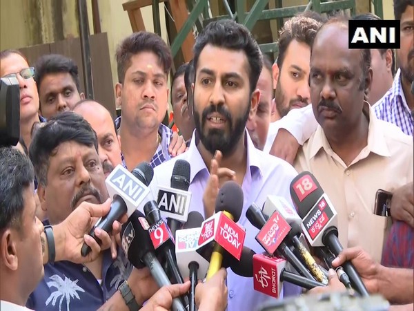 Mohammed Nalapad talking to media persons in Bengaluru on Wednesday 