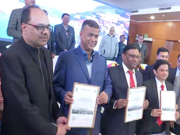 An agreement was signed between the NMCG, Bihar Urban Development Ministry and DK Sewage Project Private Limited. Photo/ANI