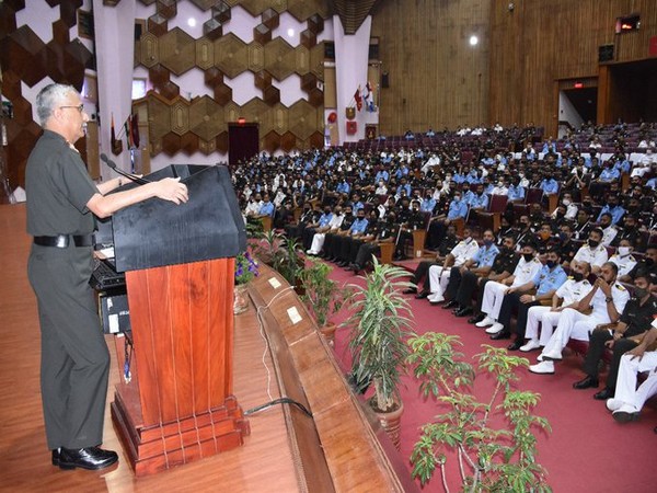 General Manoj Mukund Naravane visited Defence Services Staff College (DSSC), Wellington on April 5-6.