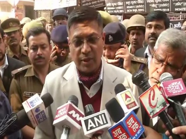 Joint Commissioner of police, Naveen Arora talking to reporters in Lucknow on Thursday 