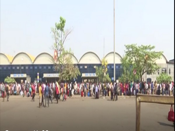Visual of Mumbai's Lokmanya Tilak Terminus. (Photo/ANI)