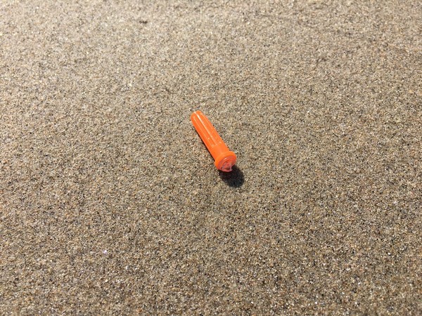 Needles, medical supplies found on California beach (Photo Caption: Lifeguard Division of the Los Angeles Fire Department/Twitter)