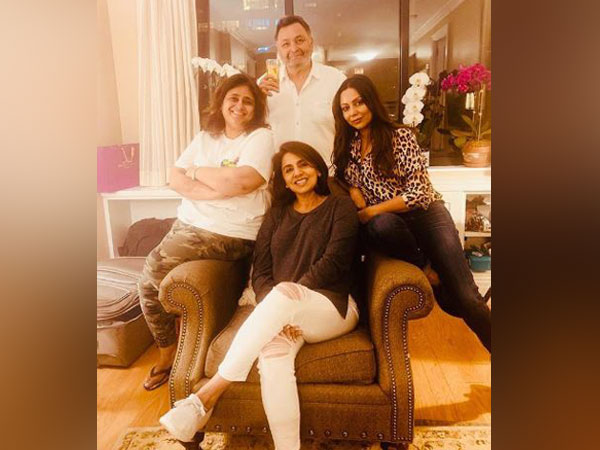 Neetu Kapoor, Kaajal Anand, Rishi Kapoor and Gauri Khan (Image courtesy: Instagram)