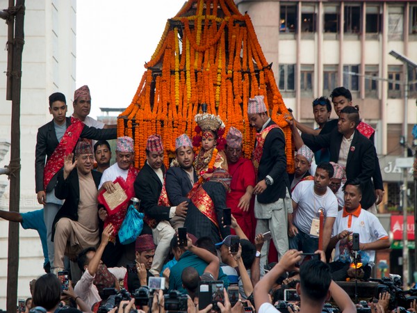 Kwaneyā is considered as the main day of festival and witnesses a large crowd pulling a chariot Living Goddess Kumari through the southern part of the town.