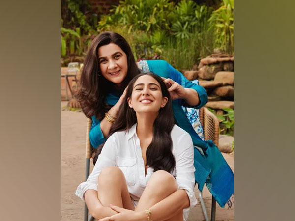 Sara Ali Khan with mother Amrita Singh (Source: Instagram)