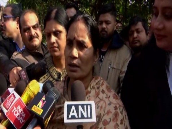 Nirbhaya's mother Asha Devi talking to reporters in New Delhi on Wednesday (photo/ANI)