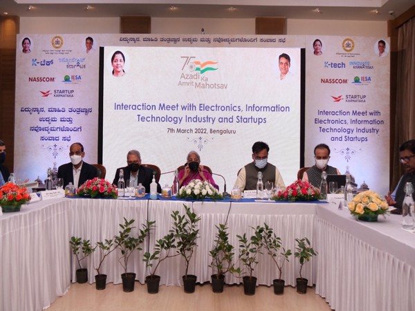 Nirmala Sitharaman chairing meeting with entrepreneurs in Bengaluru (Photo: Twitter/@nsitharamanoffc)