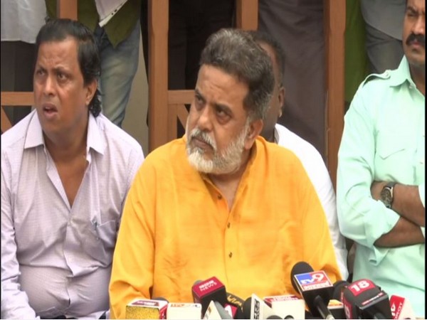 Congress leader Sanjay Nirupam speaking to reporters in Mumbai on Friday. Photo/ANI