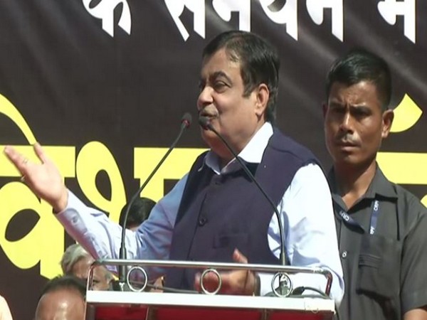 Union Minister Nitin Gadkari speaking at a rally in Nagpur on Sunday