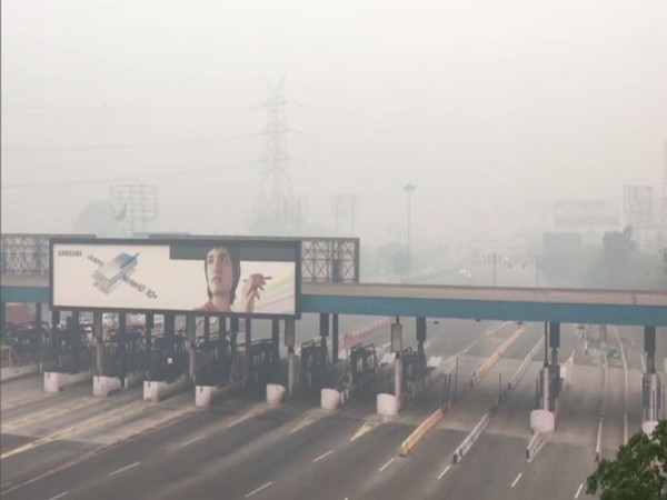 A visual of DND flyover in Noida  [Photo/ANI]