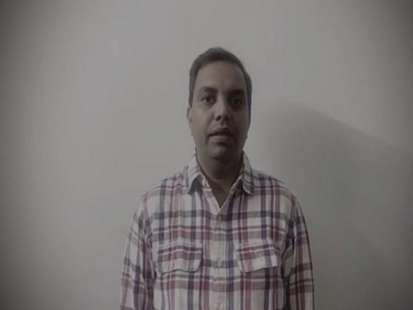 UP STF cracked the case of absconding criminal and made arrests on Thursday.