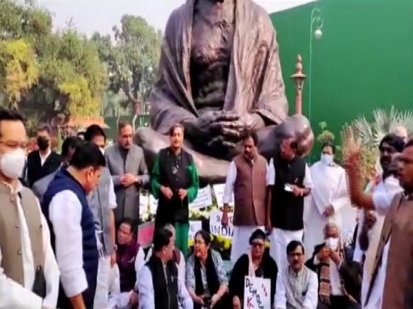 Congress MP Shashi Tharoor with other Opposition leaders at Parliament (Photo/ANI)