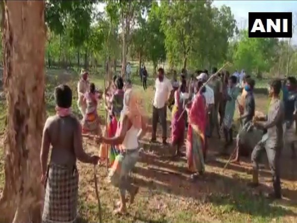 Visual of the fight between Odisha locals and officials (Photo/ANI)
