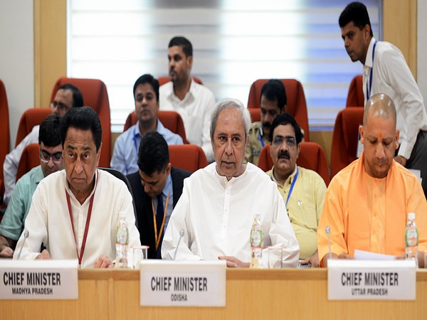 Chief Minister Naveen Patnaik (middle) at the meeting on LWE in New Delhi.