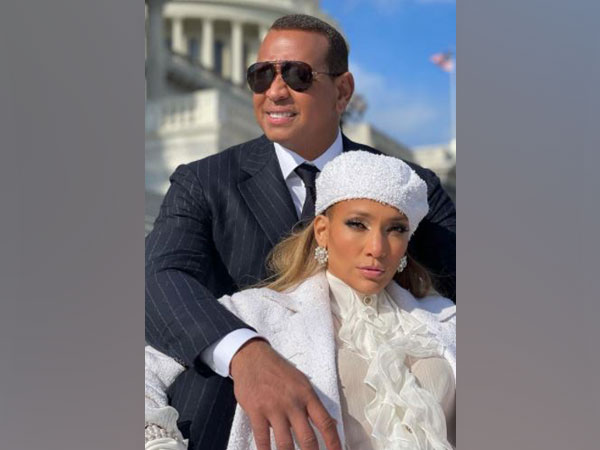 Celebrity couple Jennifer Lopez and Alex Rodriguez (Image courtesy: Instagram)