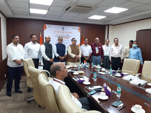 Heavy Industries Minister Mahendra Nath Pandey with officials at agreement signing ceremony.