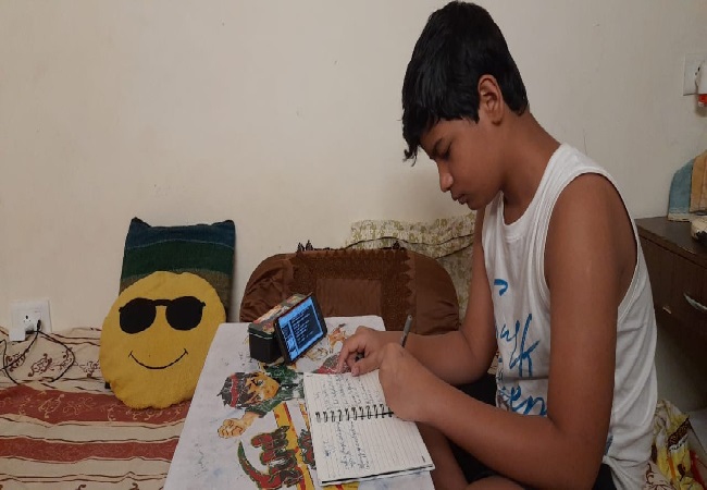 A student learning online.