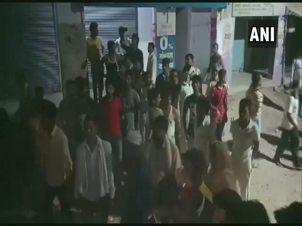 A sub-inspector open fired from his service weapon injuring three in Lucknow