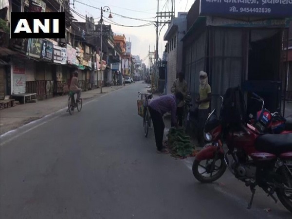 The streets of Prayagraj wore a deserted look amid the weekly lockdown. (Photo/ANI)