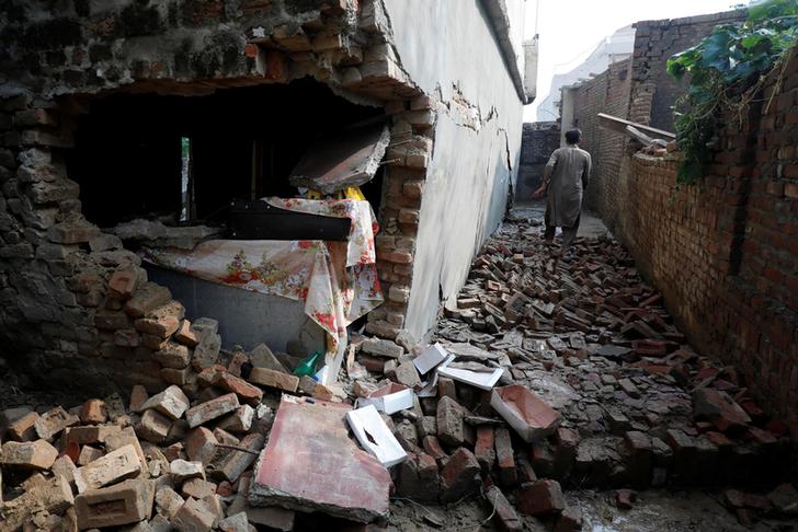 Visuals of a damaged house after an earthquake in Pakistan's Mirpur. Photo/ANI