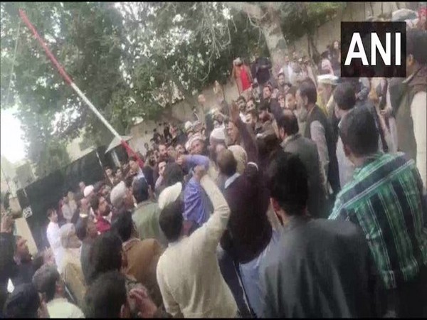 Parents of Pak students stuck in coronavirus-hit Wuhan held a protest in Islamabad on Wednesday