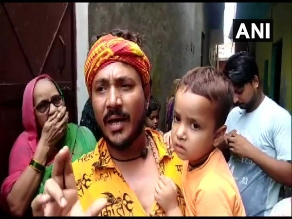 A resident of 'Pakistan Wali Gali' speaking to ANI in Greater Noida, UP on Tuesday. (Photo/ANI)