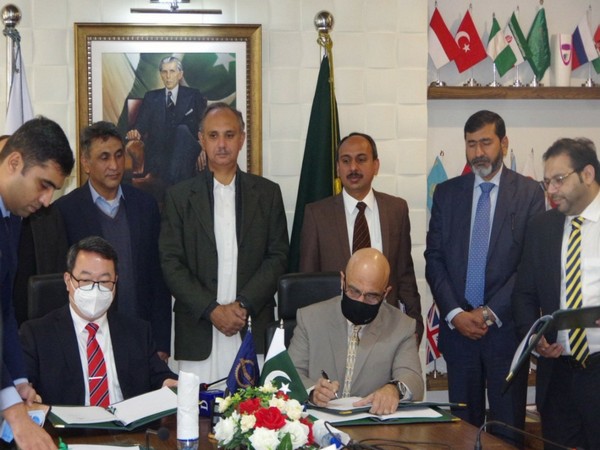 ADB Pakistan's Director Yong Ye and Pakistan's Secretary for Economic Affairs Division Mian Asad Hayaud Din today signed USD 1.54 billion loan and grant agreements. (Image credit: Twitter/ADBPakistan)