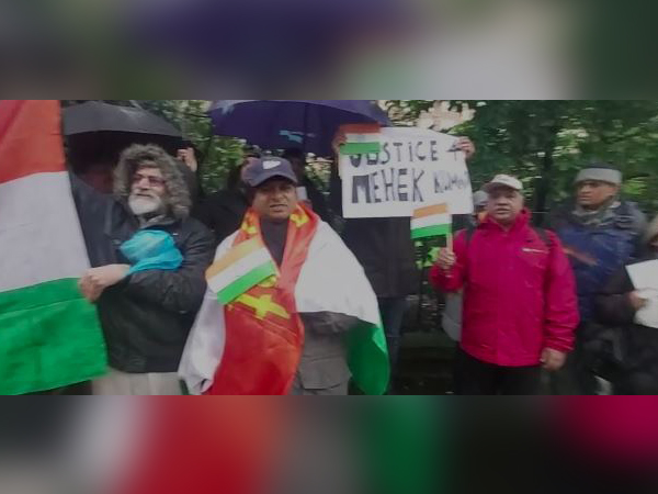 Members of Indian community in UK held a protest outside Pakistan High Commission in London