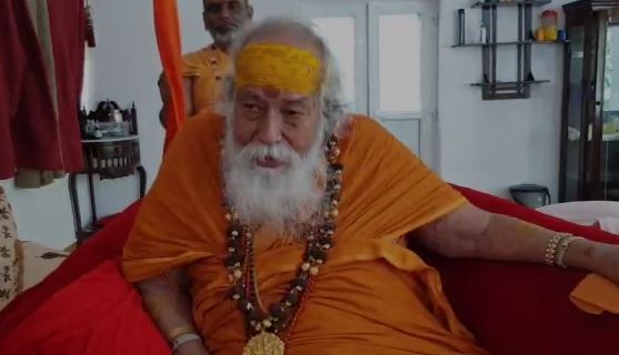 Shankracharya Swaroopanand Saraswati speaks to ANI on Thursday. [Photo/ANI]