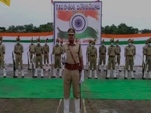 Minister For Panchayat Raj and Rural Development Peddireddy Ramachandra Reddy hoisted the national flag and received an honorary salute from the armed forces.