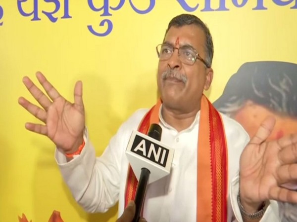 Milind Parande, VHP talking to ANI in Mumbai on Sunday 