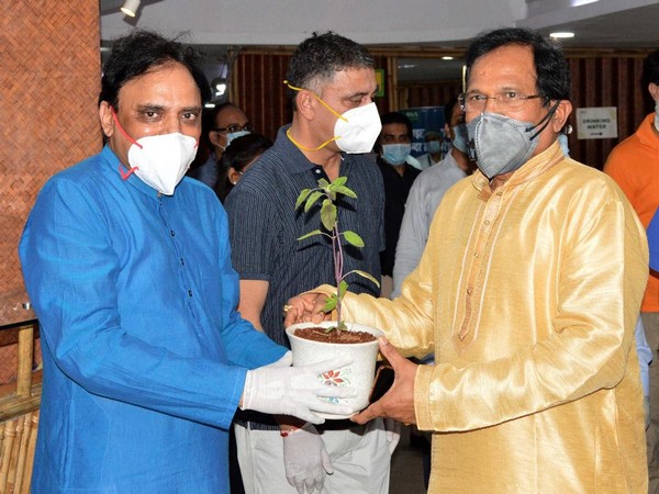 Dr Partap Chauhan, Director, Jiva Ayurveda with AYUSH Minister Shripad Yesso Naik